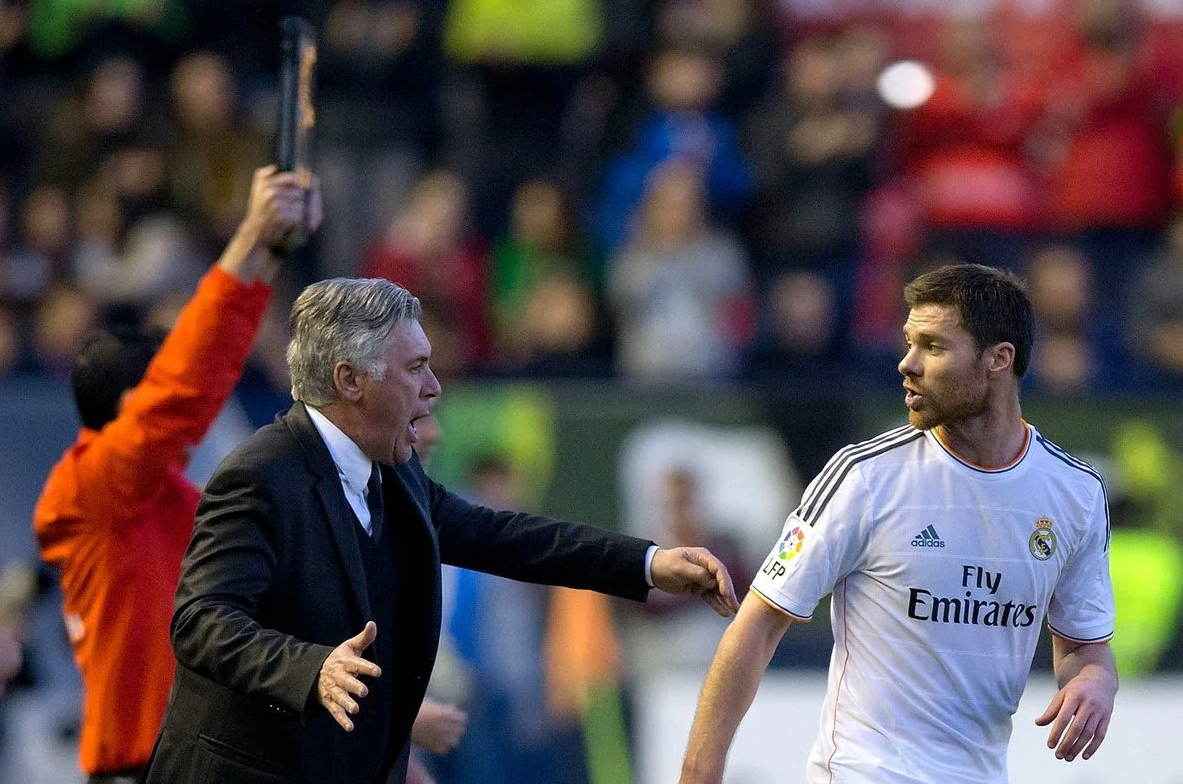 Real Madrid nenabídl Xabi Alonso práci Proč klub věří Ancelottimu